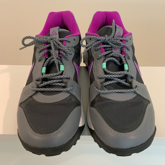 Nike ACG Gray and Purple Athletic Shoes - Picture 9 of 10